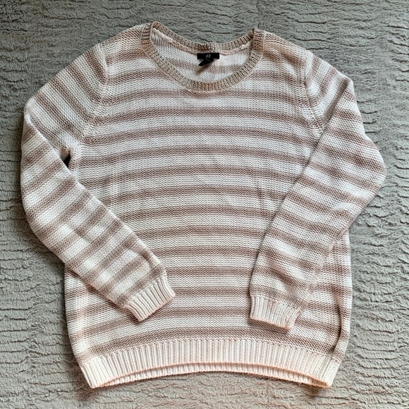 H&M  medium white and tan stripe sweater - Picture 1 of 5